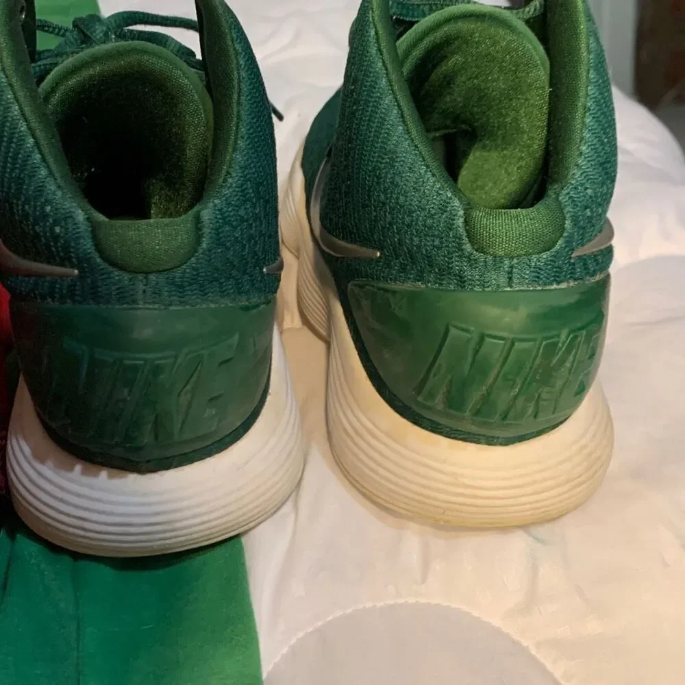Nike Green Low tops. Size 9.